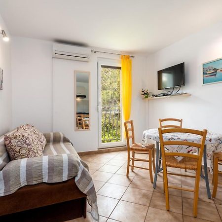 Apartments With A Parking Space Baska, Krk - 13907 Room photo