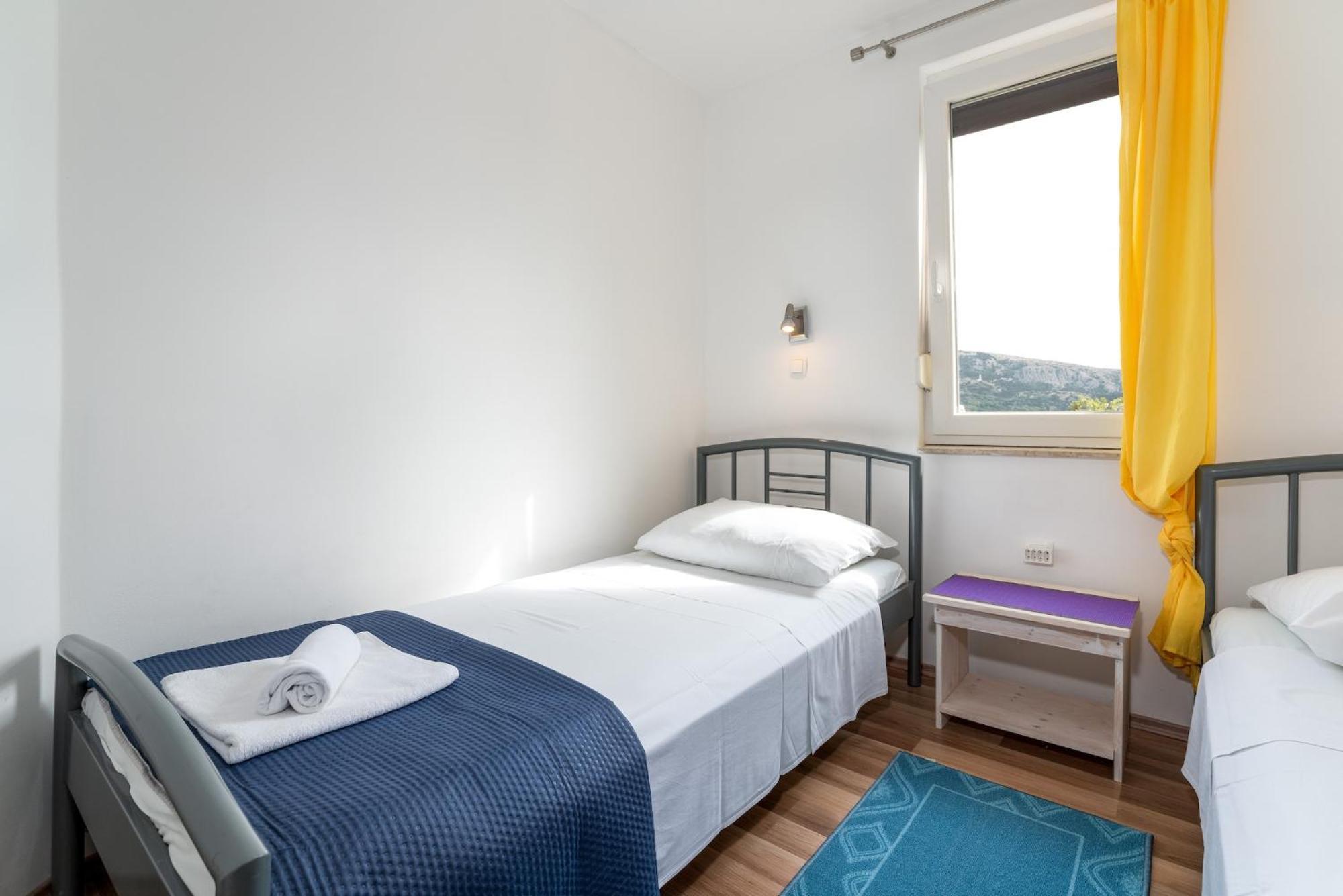 Apartments With A Parking Space Baska, Krk - 13907 Room photo